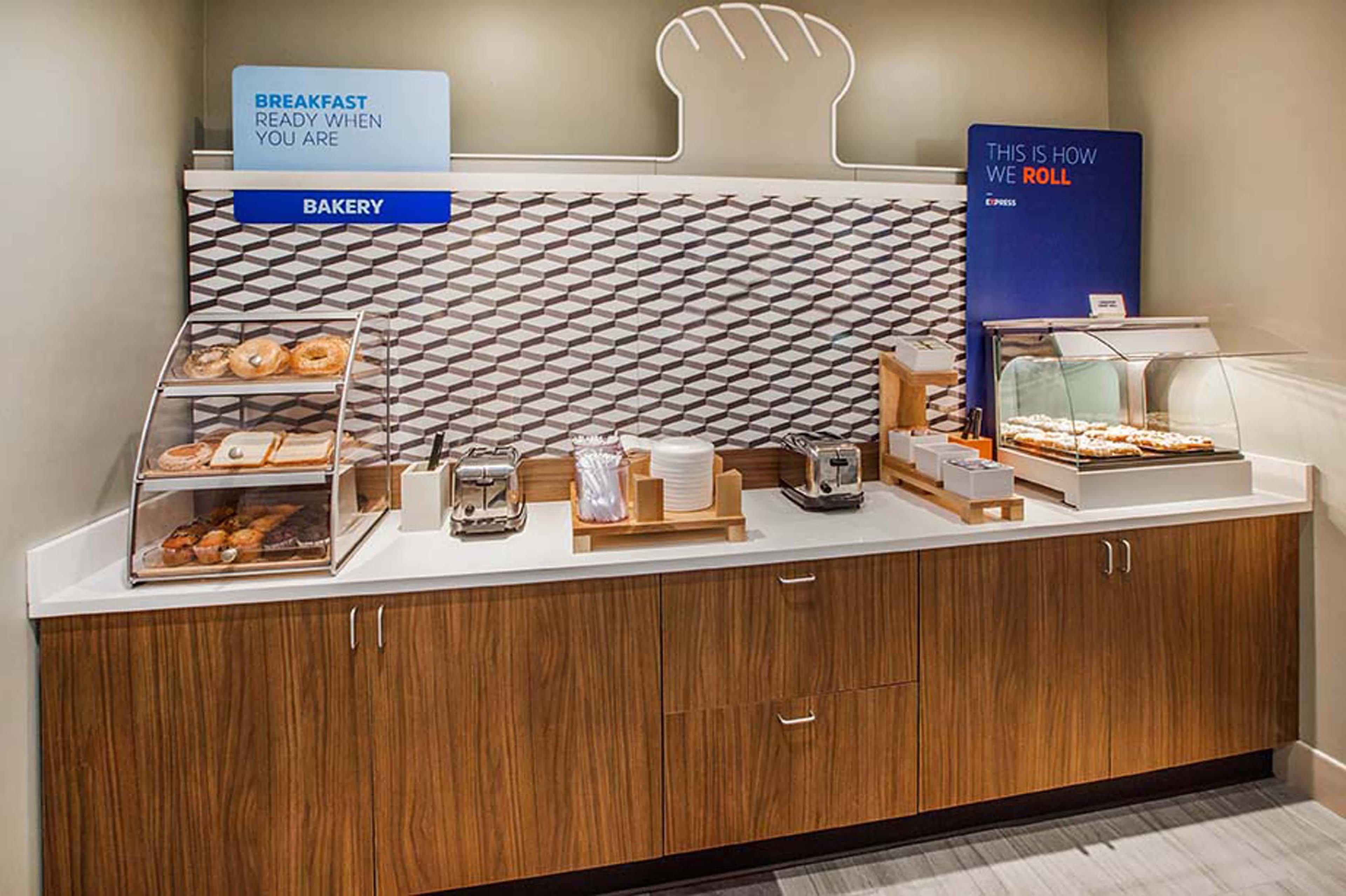 Holiday Inn Express Lawrence By Ihg Dış mekan fotoğraf