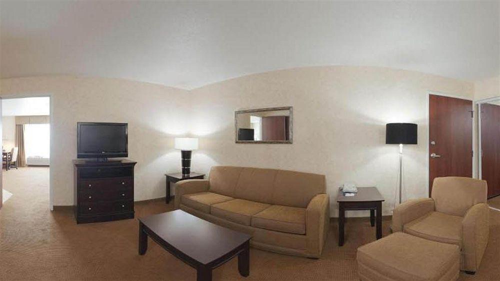 Holiday Inn Express Lawrence By Ihg Dış mekan fotoğraf