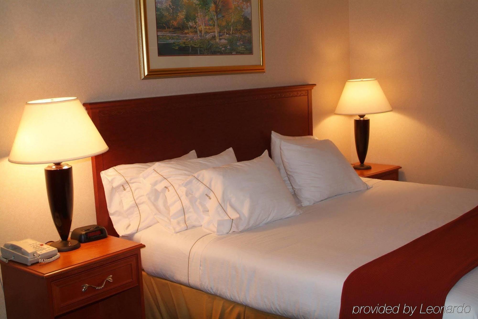 Holiday Inn Express Lawrence By Ihg Dış mekan fotoğraf