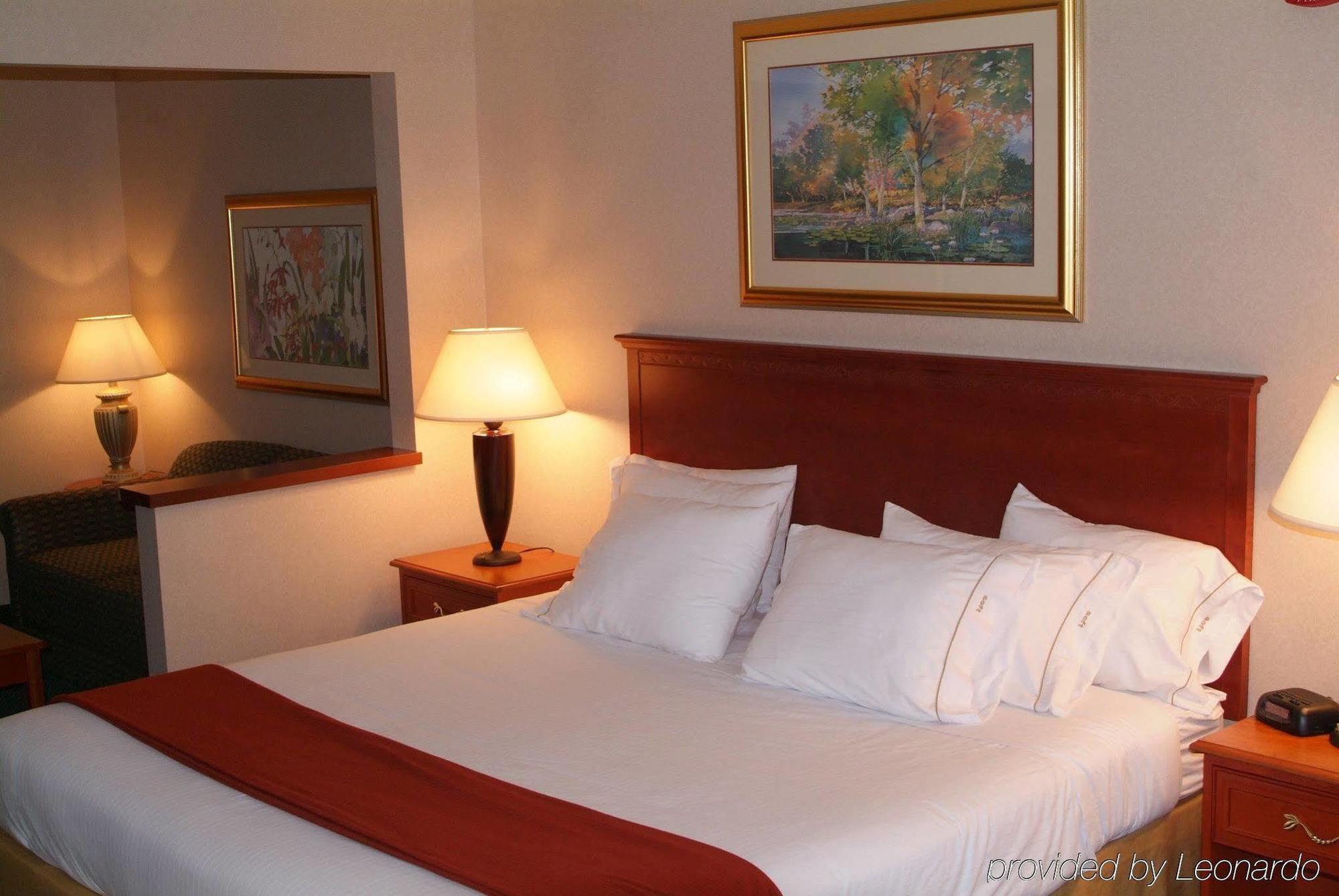 Holiday Inn Express Lawrence By Ihg Dış mekan fotoğraf