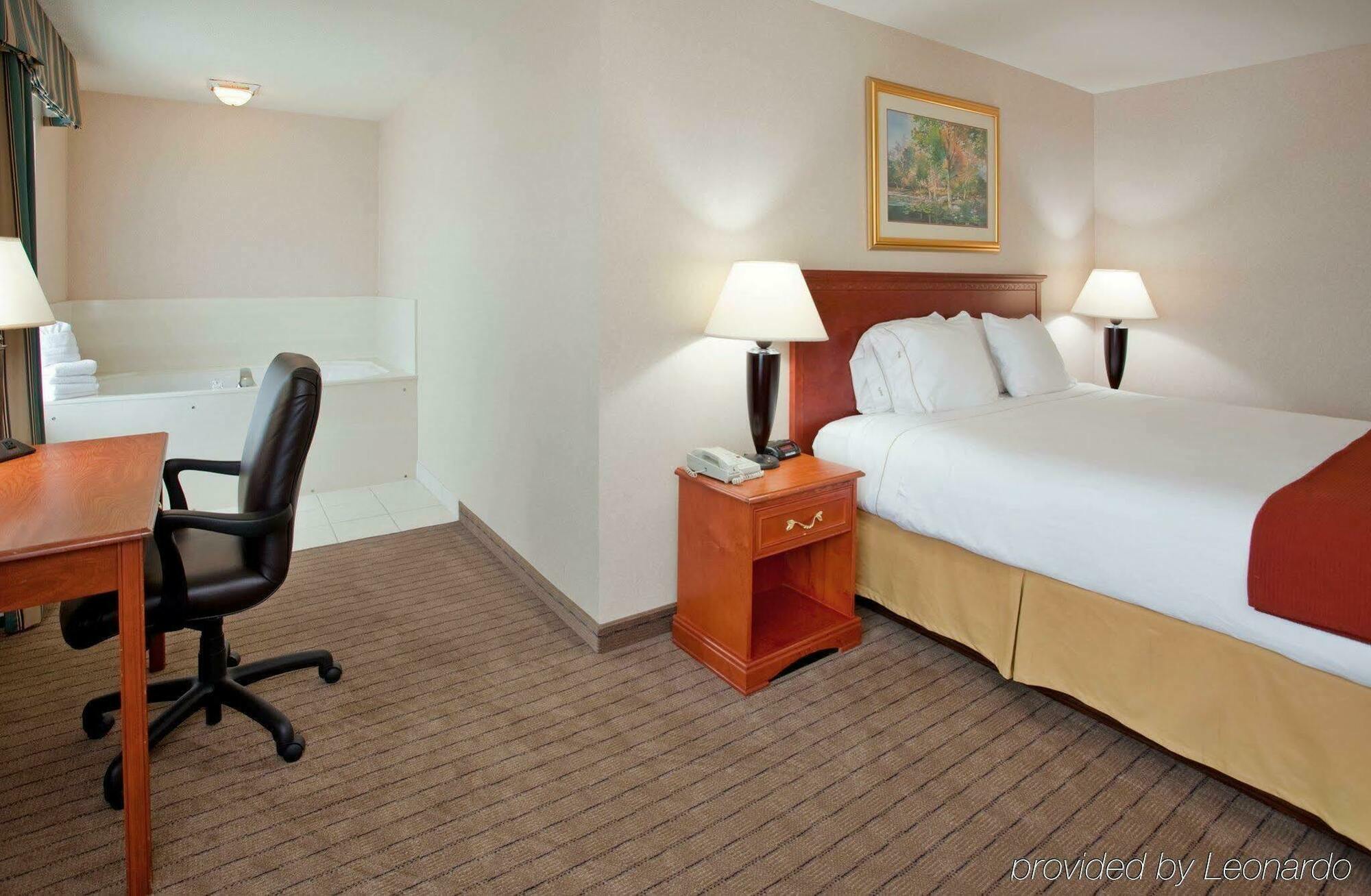 Holiday Inn Express Lawrence By Ihg Dış mekan fotoğraf