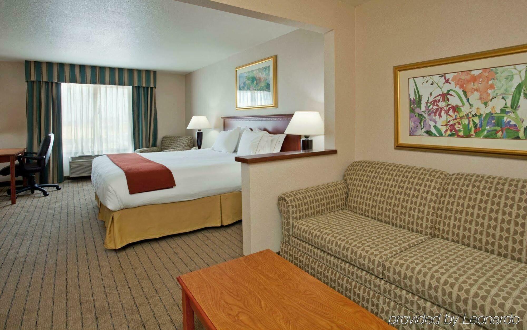 Holiday Inn Express Lawrence By Ihg Dış mekan fotoğraf